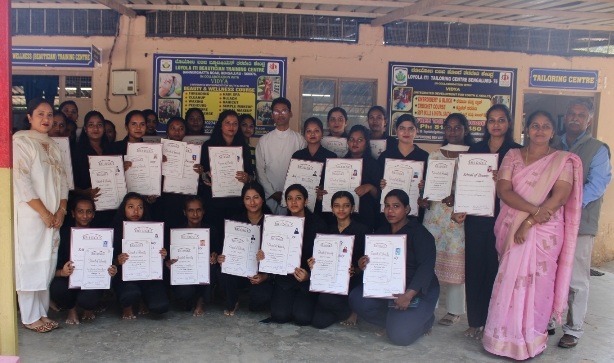 certification distribution 5th batch beautician course